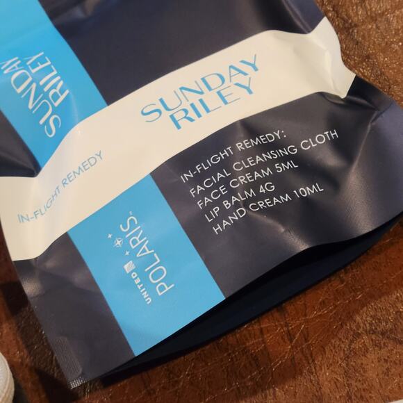 AWAY Travel The Mini Suitcase Toiletry Case United Polaris Amenity Kit Pouch - Picture 5 of 8